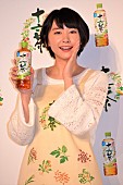 「新垣結衣「おいしさ、出てこ－い」　照れながらＣＭのせりふを再現」1枚目/1