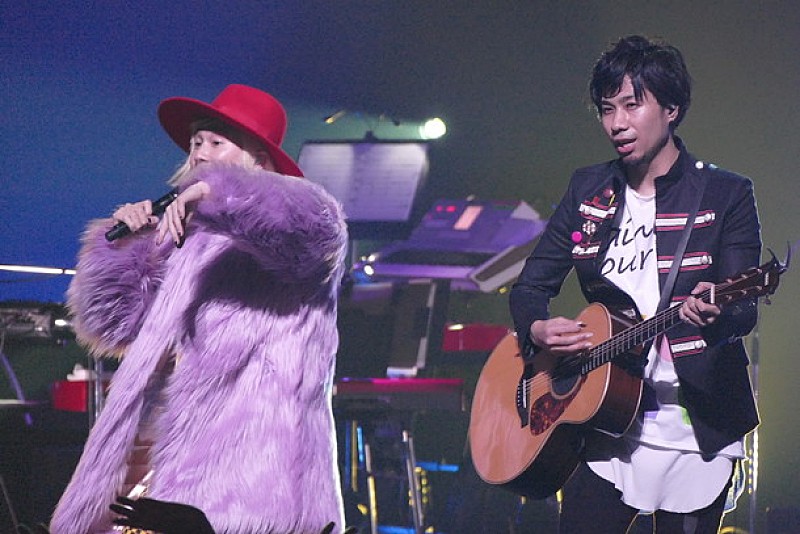 「吉田山田 「Over The Rainbowツアー」から音楽と映像を融合させた1/29名古屋公演の模様を公開」1枚目/3