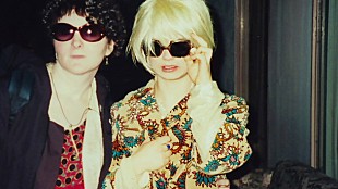 「天才美少年作家は偽物?! U2ボノ、コートニーも騙された！ 映画『作家、本当のJ.T.リロイ』4/8公開決定」