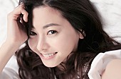 倉木麻衣「倉木麻衣 約5年振りとなる新アルバム『Smile』発売記念キャンペーン開催決定！ 貴重な写真パネル＆衣装展示や会場限定グッズ販売も」1枚目/7