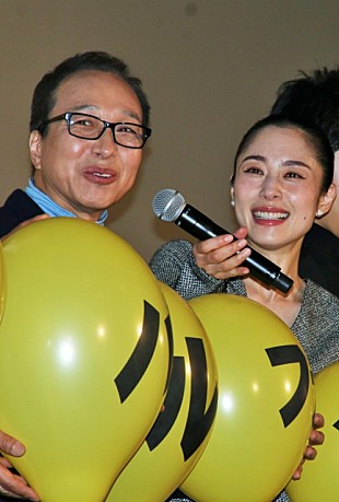 「深津絵里、小日向文世に「ずっと大好きです」　“雨女”藤原紀香が仰天エピソ－ドを披露」