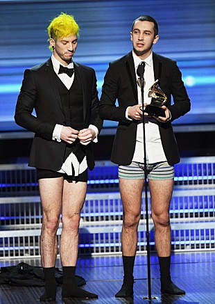 「【第59回グラミー賞】最優秀ポップ・パフォーマンス（グループ）はトゥエンティ・ワン・パイロッツ「Stressed Out」が受賞」