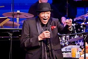 「ジャズ・ミュージシャンのアル・ジャロウが76歳で死去」