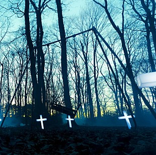 「the GazettE バラードベスト『TRACES VOL.2』アートワーク＆収録曲順を公開」