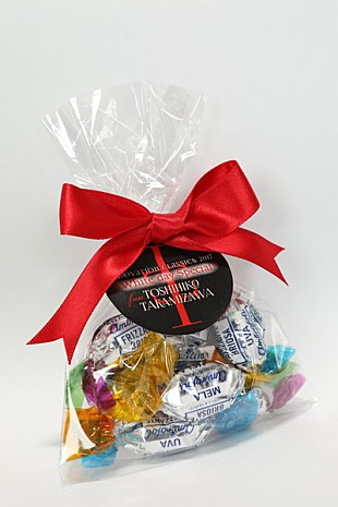 「西本智実×高見沢俊彦、大阪公演に向けて“ホワイトデー”特典写真が公開　2/24には特番も」