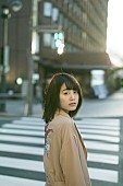 伊藤美来「伊藤美来 ソロ初アニメ主題歌！ 自身も声優出演する新アニメ『武装少女マキャヴェリズム』」1枚目/1