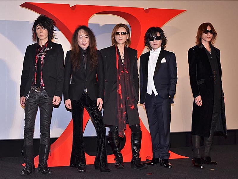 X JAPAN「バンド史上初！Ｘ　ＪＡＰＡＮが映画舞台あいさつにそろって出席　ＹＯＳＨＩＫＩは涙ながらにファンに感謝」1枚目/1