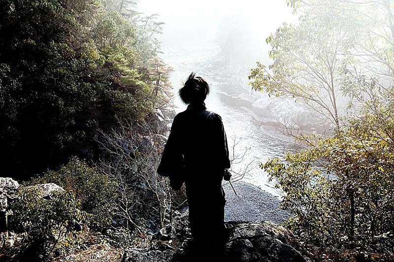 「木村拓哉、“300人斬り”をWEB限定公開 「やっぱりスタ-だな」とアクション監督をうならせる」1枚目/1