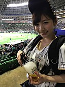 「“可愛すぎる売り子”ほのか 約1年ぶりの売り子姿！ 注目の選手は…」1枚目/3