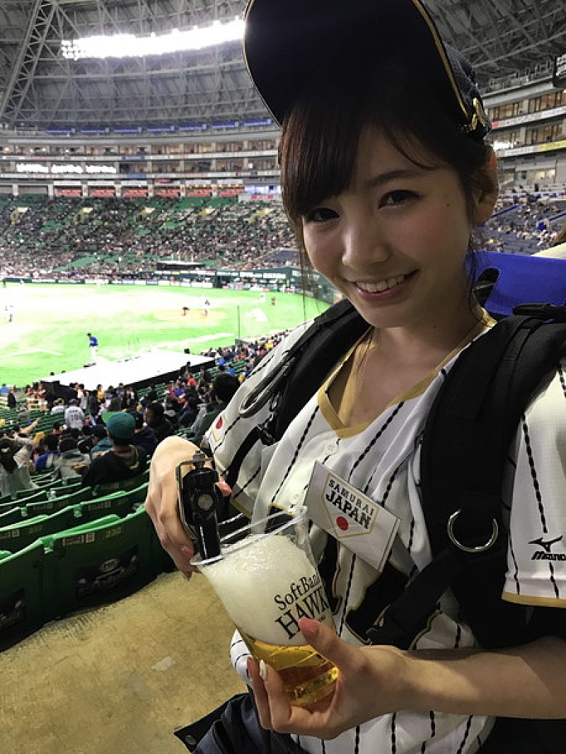 「“可愛すぎる売り子”ほのか 約1年ぶりの売り子姿! 注目の選手は…」1枚目/3