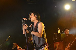 「加藤和樹 デビュー10周年を締め括るライブ【THE FINAL】で涙も……約800人とジュースで乾杯」