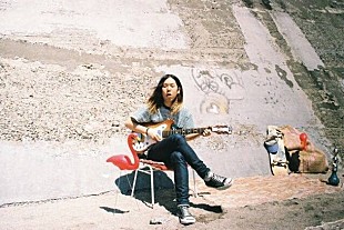 「never young beachの安部勇磨（vo）カピバラが安心感をくれるWEB動画に出演！ あの名曲を安心感たっぷりに歌唱」