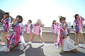 Ｃｈｅｅｋｙ　Ｐａｒａｄｅ「Cheeky Parade、“チキ晴れの空”に響き渡る「Shout along!」、8か月を迎えた7人の事実」1枚目/16