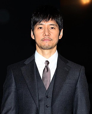 「西島秀俊「このス－ツでカンヌに行きたい」　日本人初“アルマ－ニの顔”に起用」