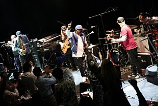 「これぞスーパー・ファンク・バンド！ 怒涛のプレイに酔いしれた、レタス来日公演初日をレポート」