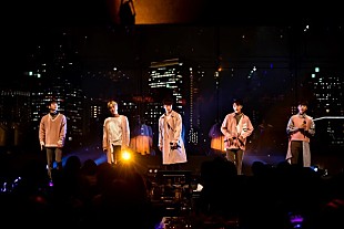 「5人組K-POPグループ100%のホワイトデー・ライブ【100% PREMIUM LIVE “WHITE LOVE”】をレポート」