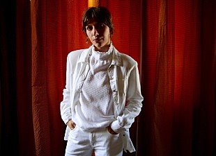 「オルダス・ハーディング 4ADからアルバム『Party』リリース決定！ 新曲「Imaging My Man」MV公開」