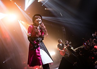 「黒崎真音 ワンマン【Magic of Live！】全24曲、約3時間でみせたアーティスト魂」