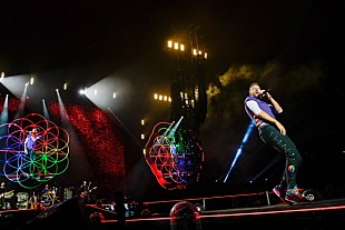 「コールドプレイ、初の東京ドームで45,000人を魅了　新曲の初パフォーマンスも」