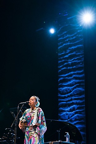 「夏川りみが初のシンガポール コンサートを開催、5年ぶりの新曲も披露」