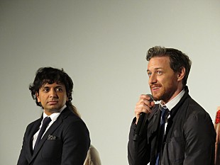 「ジェ－ムズ・マカヴォイ、9年ぶりの来日　シャマラン監督と共にファンと交流」