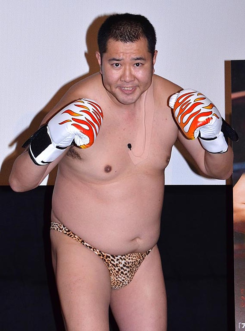 「とにかく明るい安村、再起かけて１３キロ減量宣言も　はき慣れないパンツに「出ちゃう！　危ない！」」1枚目/1