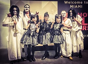 「BABYMETAL、レッチリメンバー3人と「ギミチョコ！！」でコラボ」
