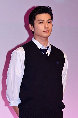 「伊野尾慧、真剣佑からの“壁ドン”に赤面　山本美月らと制服姿で登壇「うれしいけど恥ずかしい」」