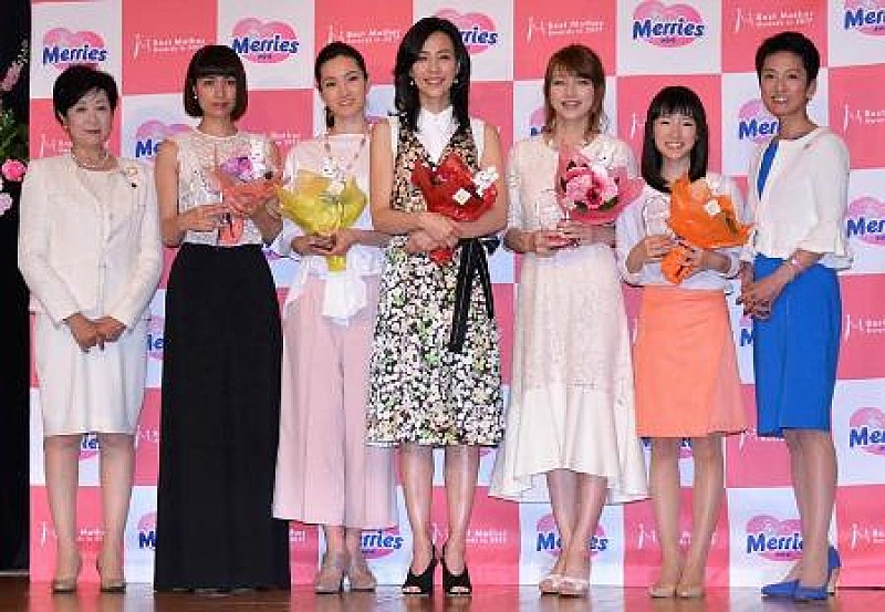 後藤真希、第２子出産後初のステ－ジで“ベストマザ－”　荒川静香氏は娘と“アンパンマンたいそう”