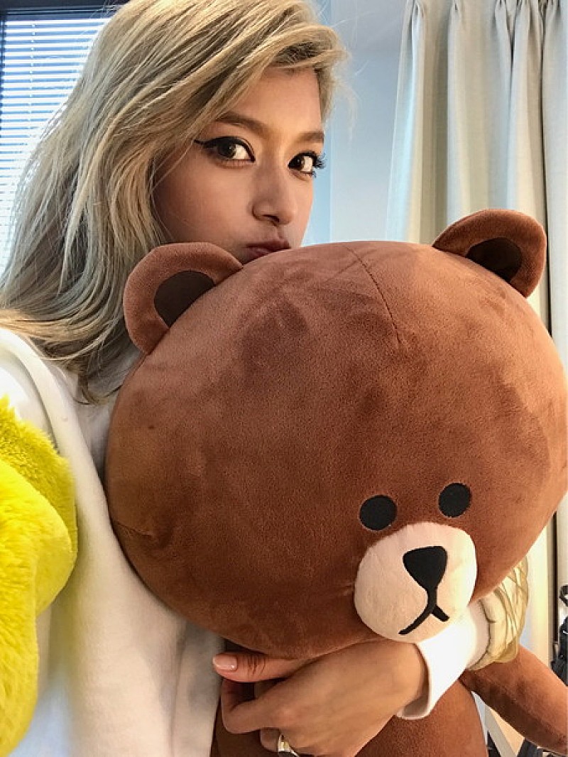 ローラ 「ドキドキしてるの。ウフフ」初LINE LIVEが大反響