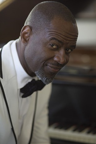 「「ブライアン・マックナイトに恋愛相談」企画への回答がブライアン本人より到着」