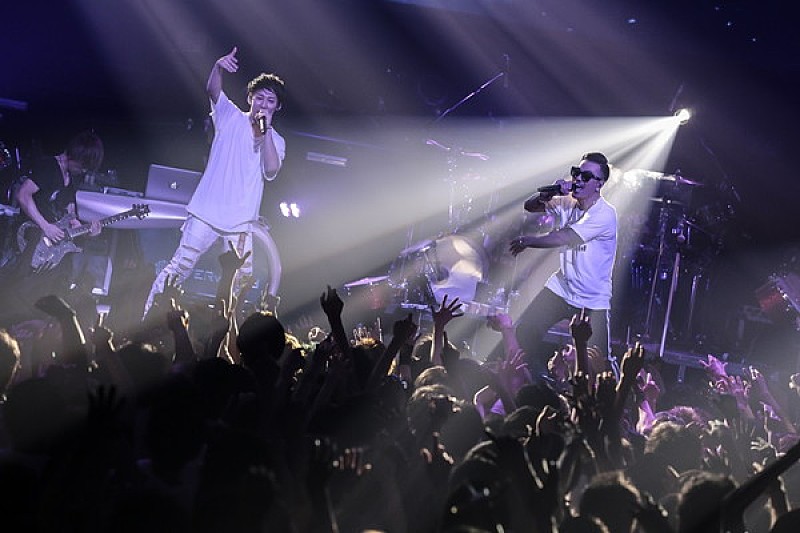 UVERworld、7月発売のニュー・シングルにTAKUYA∞と信人がディスり合う「DIS is TEKI」も収録