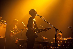 「People In The Box『Things Discovered』リリース・ツアー東京公演、バンドを純粋に取り戻す“二重構造の謎”」