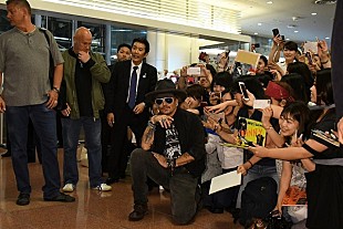 「ジョニー・デップが来日、絶叫するファンも」