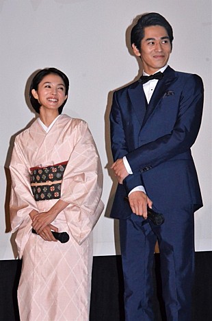 「満島ひかり＆永山絢斗がツ－ショット登壇　破局危機問われるも笑顔」