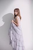 伊藤千晃「伊藤千晃、2年半ぶりソロ写真集発売」1枚目/2