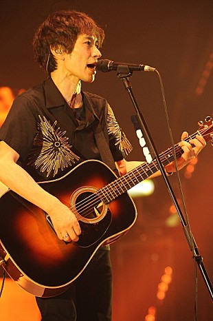 「スピッツ全国ツアー、初日レポート到着」