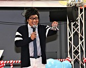 「ロバ－ト秋山こと“安来我楽”、たまごっち誕生秘話を明かす　「最初は普通に卵を売ろうとしていた」」1枚目/1