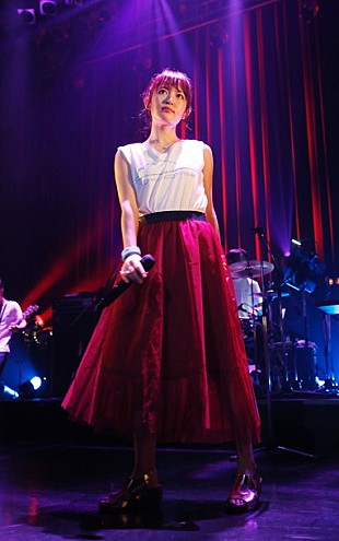 「小松未可子、今年のBDライブは“名探偵コマツ ～探偵たちの聖誕祭～”に！ 新曲ミュージックビデオYouTube Ver.公開」