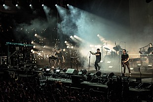 「【FYF Festライブ・レポート】ナイン・インチ・ネイルズ、視覚/感情に訴えかける圧巻のパフォーマンス」