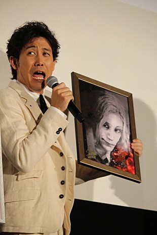 「大泉洋、初日舞台あいさつでジョ－ク全開　自身の役柄イラストに感激し「葬式に飾る」」