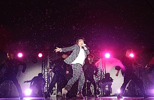 「三浦大知 20周年記念日のフリーライブは雨……でも「最高の想い出の雨になりました！」」