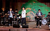 ゆず「ゆずが桐谷健太と異色の初共演、「海の声」「栄光の架橋」をコラボ」1枚目/3