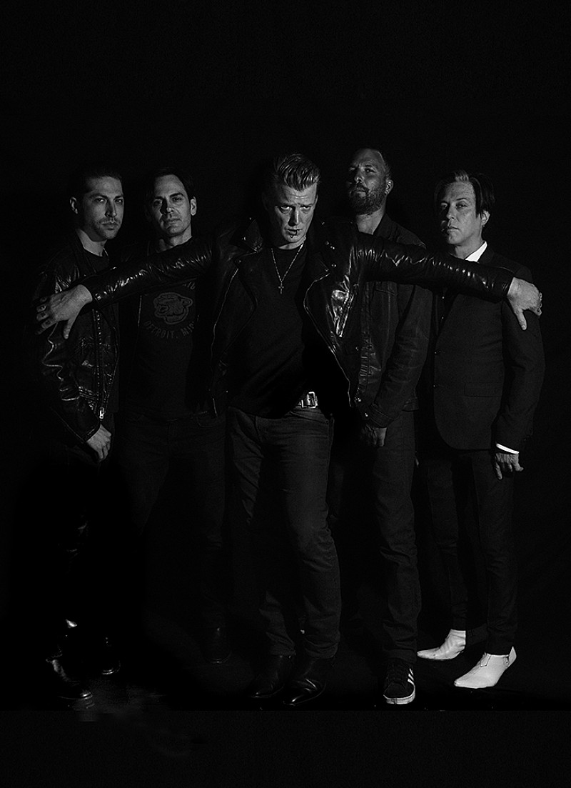 QOTSA、邪悪なダンス狂想曲「The Way You Used To Do」のMV公開