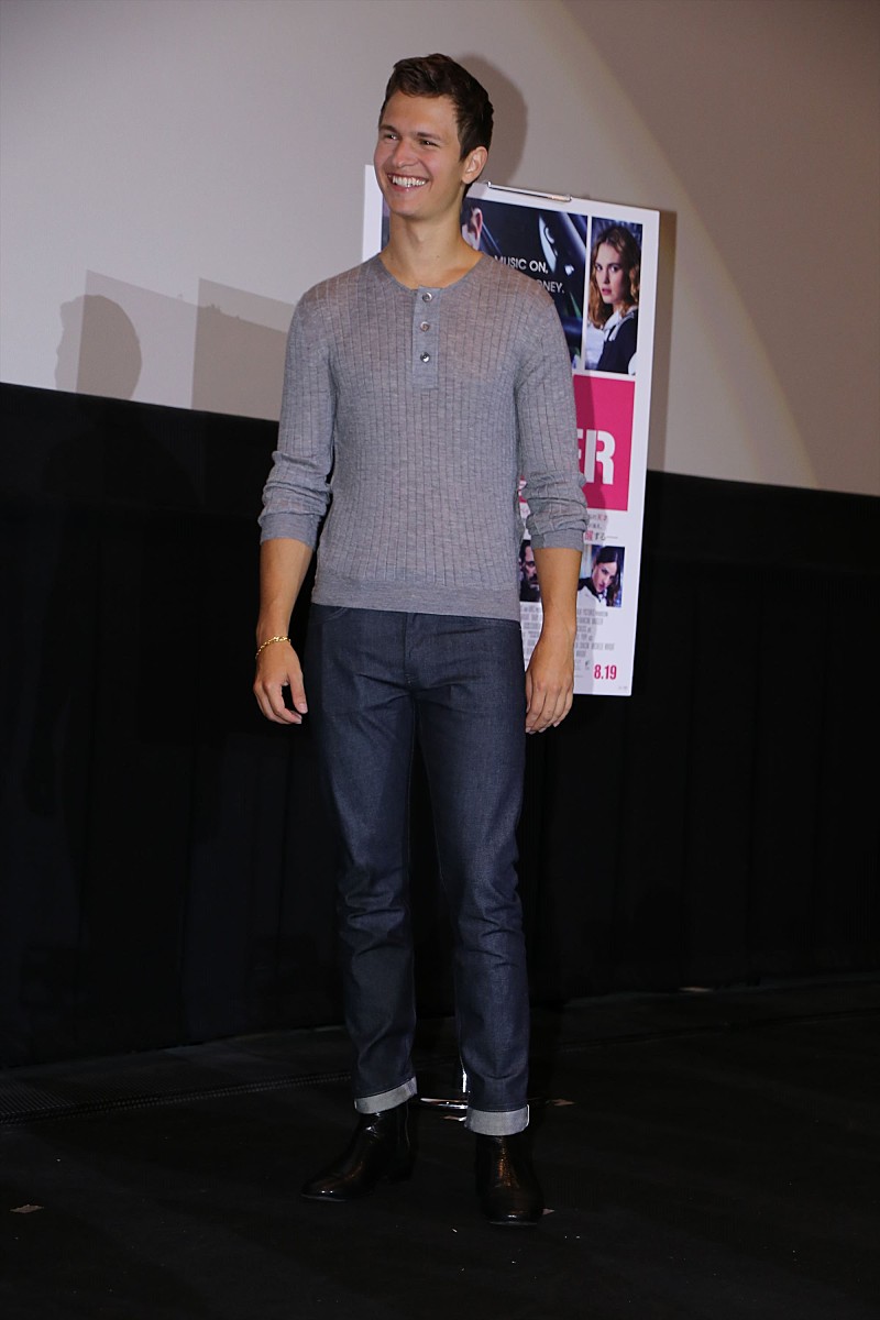 「191センチのイケメン俳優アンセル・エルゴ-トが登場! 『ベイビ-・ドライバ-』の主演俳優が来日」1枚目/1