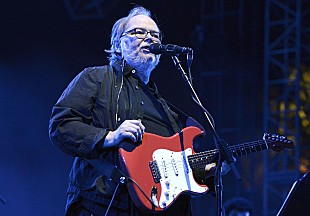 「スティーリー・ダンのウォルター・ベッカーが67歳で死去」