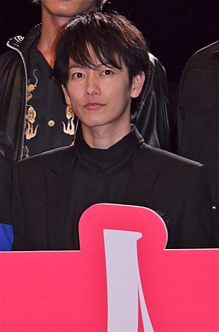 「佐藤健「２センチぐらい首が縮んだ」　綾野剛「佐藤健を追い込むのは楽しかった」」