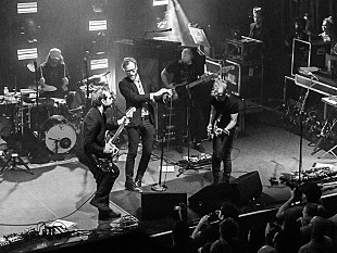 「ザ・ナショナル、最新アルバム全編が披露されたライブ音源が公開」