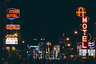 「チャンス・ザ・ラッパー/ボノボ/2チェインズ/TDCCら出演！　【Life Is Beautiful】初日レポート」