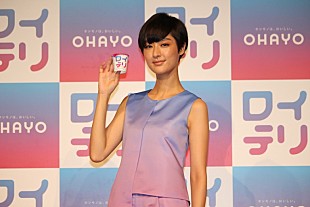 「シシド・カフカ「髪を切った理由は失恋？」の質問に　「ご想像にお任せします」」